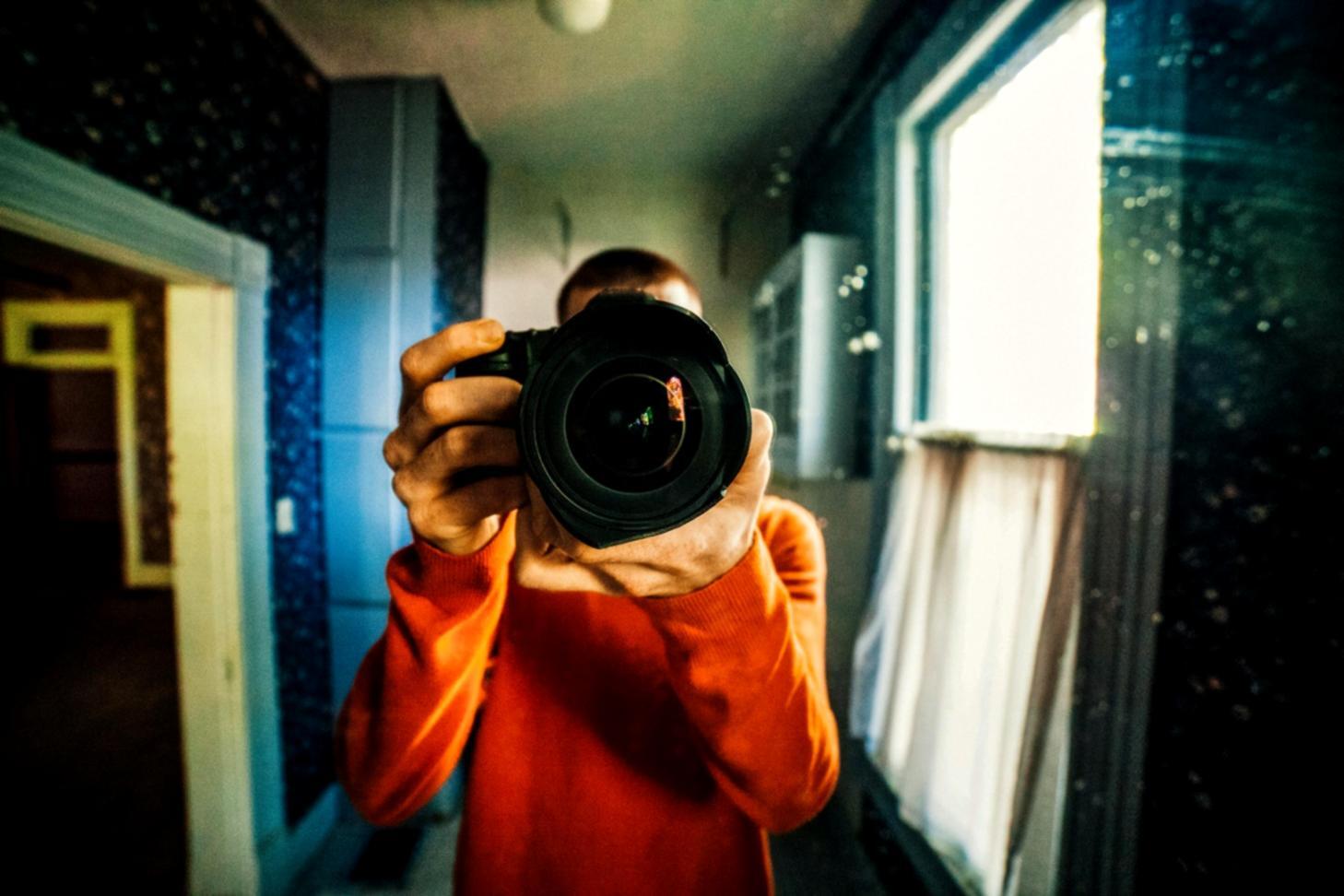 Proces fotografovania produktov pre e-shop v štúdiu